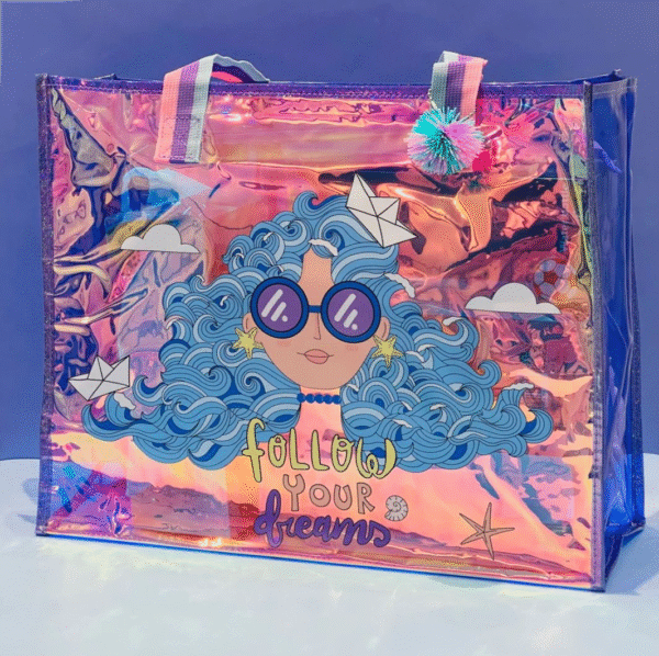 Large Holographic Tote